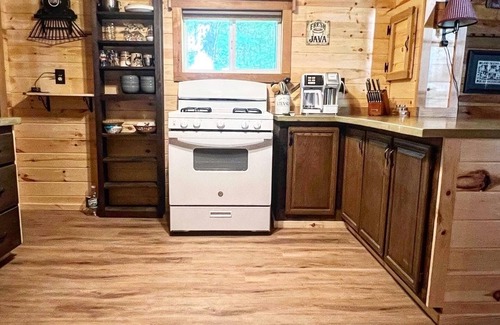 Maple View Cabin | Guest Rated: The Snag and Drag on Snowmobile Trail C5A