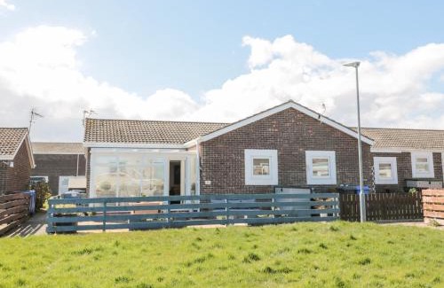Beadnell Apartment | Pet-Friendly Family Retreat at The Snug