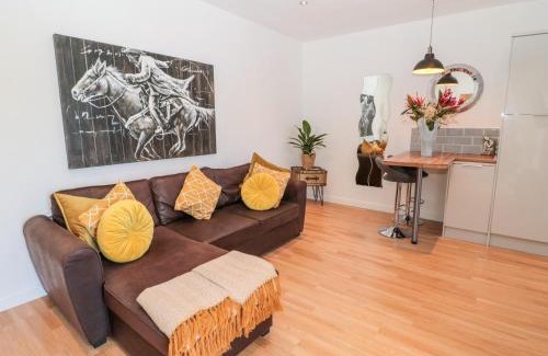 Beadnell Apartment | Pet-Friendly Family Retreat at The Snug