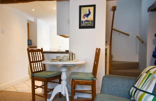 Kirkby Lonsdale House | Cozy Retreat at The Snug - Pet and Child Friendly Stay