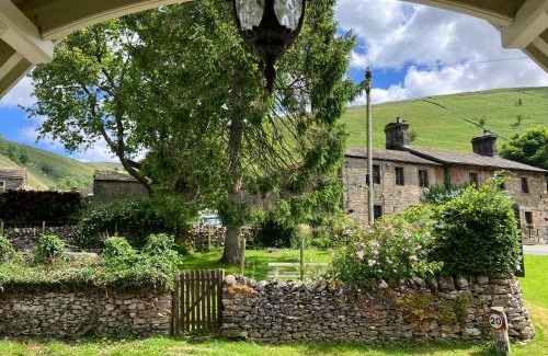 Buckden Apartment | Pet-Friendly Retreat: The Snug at Greystones - 9.5/10 Rating