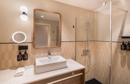 Provencals del Poblenou Hotel | Discover The Social Hub Barcelona Poblenou with Pool & Spa