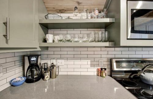 South River City Apartment | Delightful SoCo Studio by Lodgewell - Pet-Friendly Retreat