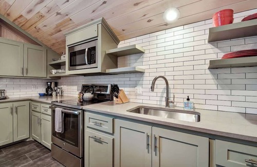 South River City House | Unforgettable Stay at The Soco Studio by Lodgewell