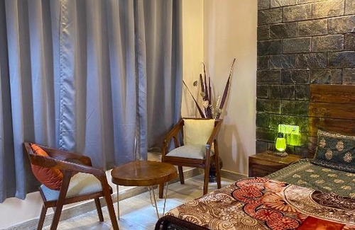 Chakrata House | Pet-Friendly Haven at The Solitaire for Family Getaways