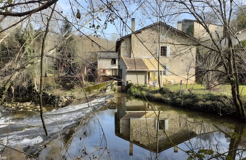 Carla-de-Roquefort House | The Song of the River – Exceptional and Unique Setting!