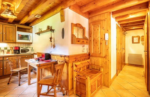 Pralognan-la-Vanoise Apartment | Experience The Sonnailles Dome: Wellness by the Slopes
