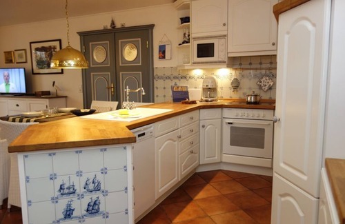 Midlum Apartment | The Sonnenblume - wonderfully cozy, furnished in Frisian style, in "Frie
