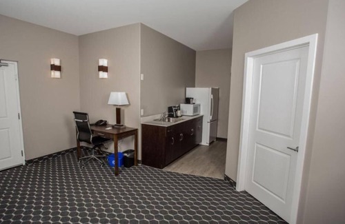 Souris Hotel | Discover The Souris Hotel: 10/10 Rating & Family-Friendly Amenities