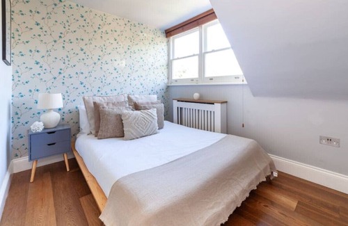 Frognal and Fitzjohns Apartment | Discover The South Hampstead Collection with Spa & Breakfast