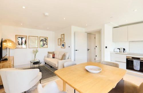 Abbey Apartment | South Wimbledon Hideout: Stylish 1BDR Flat with Balcony