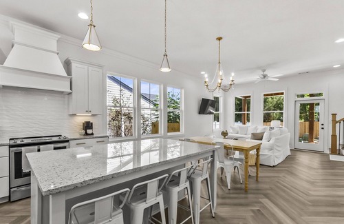 Northport House | Discover The Southern Belle: 10/10 Rated Home Near UA