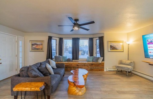 North Pole Apartment | Child-Friendly Retreat at The Southern Driftwood Inn