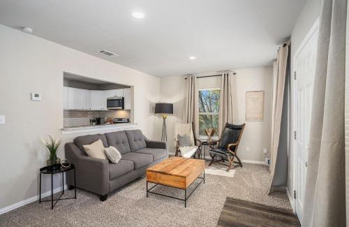 Dennis House | Discover The Southern Sapphire: Cozy Lake View Retreat