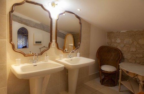 Murviel-les-Beziers Other | Discover the "Souverians" Room with Pool and Spa Amenities
