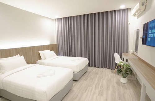 Ban Du Hotel | Explore Bandu Resort: Family-Friendly with Pool & Breakfast