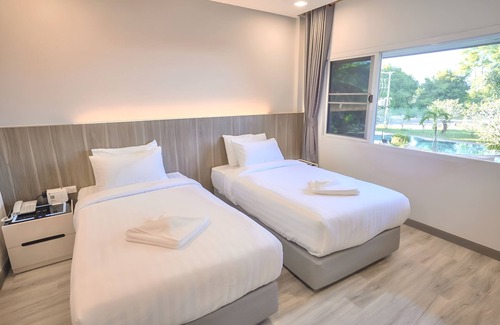 Ban Du Hotel | Explore Bandu Resort: Family-Friendly with Pool & Breakfast