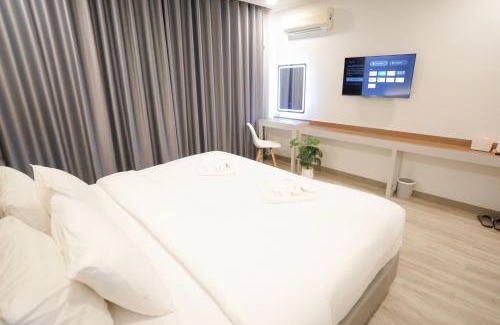 Ban Du Hotel | Bandu Resort: Family-Friendly Getaway with Pool & Breakfast