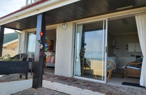 Aston Bay Apartment | Beach-Front Escape at The Sparrow's Nest: 4-Star Comfort