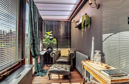 Craigellachie House | Discover The Speakeasy: A Pet-Friendly Getaway