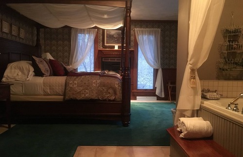 Madison House | Exceptional The Speckled Hen Inn B&B: Rated 9.8/10, Breakfast Included