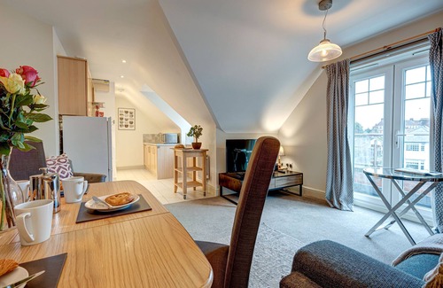 Oxford Apartment | Comfortable Vanbrugh Spencer Suite in Oxford with Kitchen