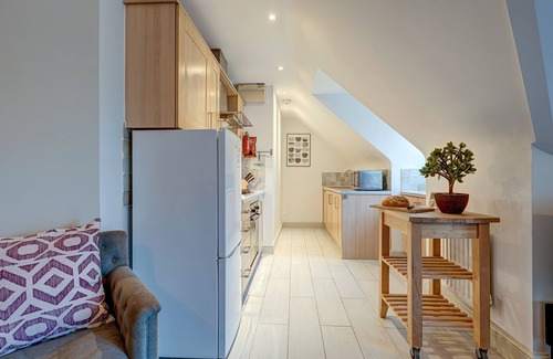 Oxford Apartment | Comfortable Vanbrugh Spencer Suite in Oxford with Kitchen