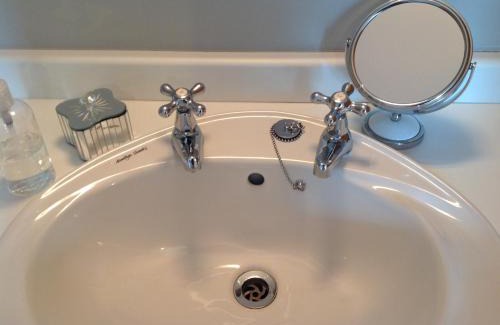 Barnstaple Bed & Breakfast | Eco-Friendly Retreat at The Spinney with Hot Tub & Breakfast