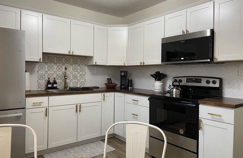 Terre Haute House | Experience The Spiral Cottage: Family-Friendly Retreat