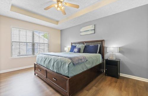 Lynn Haven House | Spacious Splash Pad for 13 with Pool & Pet-Friendly Perks