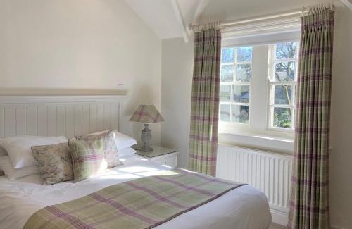Lofthouse Hotel | Pet-Friendly Getaway at The Sportsman's Arms with Breakfast