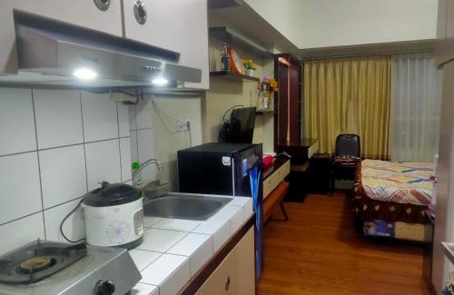 Bekasi Apartment | Modern Springlake Studio with Pool & WiFi in Bekasi