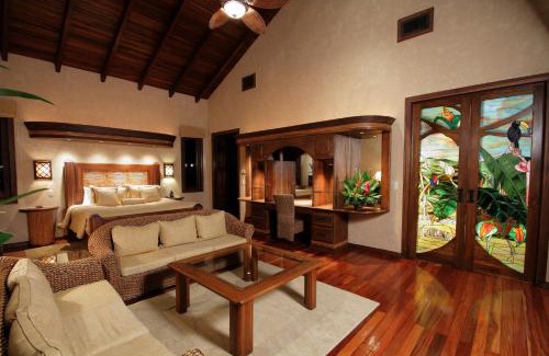 Arenal Hot Springs Resort | Top-Rated Springs Resort & Spa at Arenal with Pool and Hot Tub