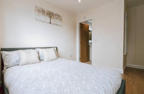 Bunhill Apartment | Charming Family Retreat at The Springwell Apartment