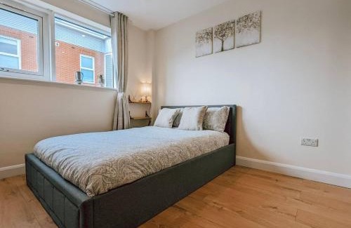 Bunhill Apartment | Charming Family Retreat at The Springwell Apartment