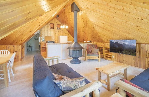 Bayfield Apartment | Pet-Friendly Retreat at The Spruce Loft Apartment, Rated 10/10