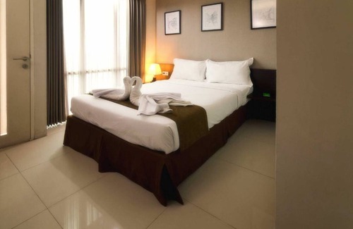 Siwalankerto Hotel | Relax at The Square: Pools, Spa & Family-Friendly Fun
