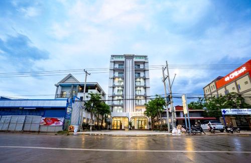 Kampot Hotel | Discover The Square Kampot Hotel: Rated 9/10 with Hot Tub