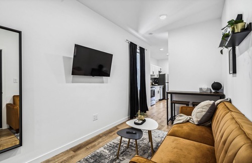 Philadelphia Apartment | Discover The Squirrel Hill PH in Vibrant University City