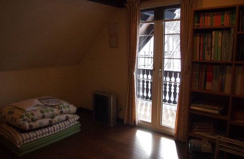 Nakasatsunai House | Cozy Stay at The Squirrel's Guesthouse in Canterbury