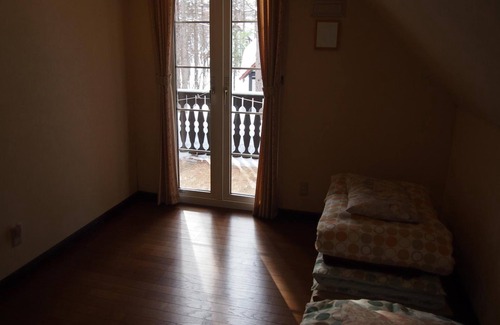 Nakasatsunai House | Cozy Stay at The Squirrel's Guesthouse in Canterbury