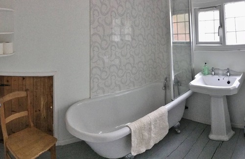 New Forest District Cottage | Idyllic Squirrels Cottage in New Forest National Park