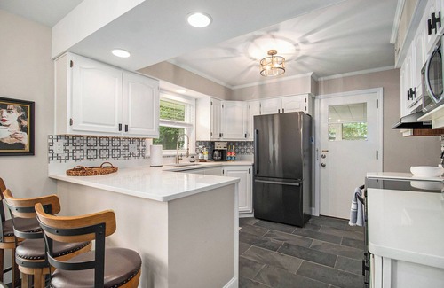 Harters Heights House | Ideal Stay at The St Joe, Steps from Notre Dame Ave!
