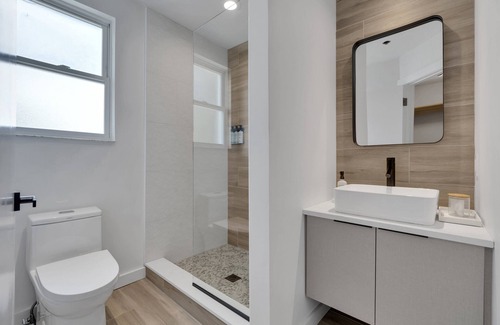 Asbury Park Hotel | Cozy Oceanfront Getaway at The St. Laurent for Two