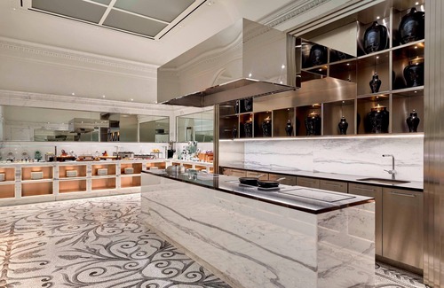 Repubblica Hotel | Elegant St. Regis Rome: 5-Star Retreat with Spa & Dining