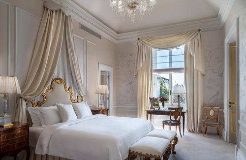 Repubblica Hotel | Elegant St. Regis Rome: 5-Star Retreat with Spa & Dining