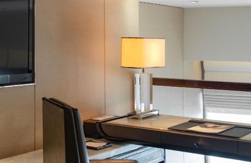 Luohu Hotel | Elegant St. Regis Shenzhen: Oceanfront Spa & Pool Retreat