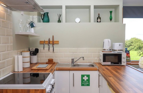 Black Torrington Cottage | THE STABLE AT OWL COTTAGE, pet friendly in Halwill Junction