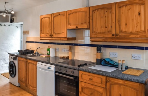 Mabe Burnthouse Cottage | Cozy 2 Bedroom Retreat in Penryn, Near Falmouth