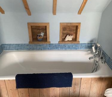 Croxley Green House | The stable near the business park tube Harry Potter airports